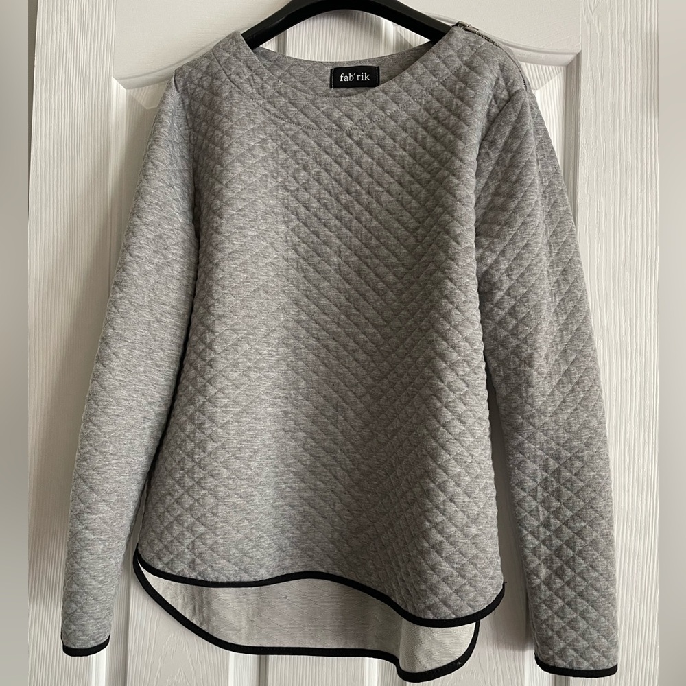 Women’s quilted look long sleeve top